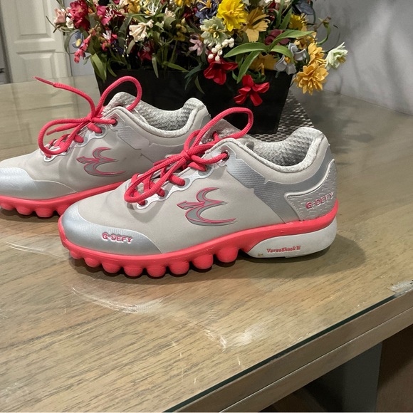 Gravity Defy G-Defy Verso Shock III Woman’s size 7 sneakers TB9016FRI-M - Picture 2 of 7
